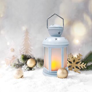Декоративный фонарь 12х12х20,6 см, белый корпус, теплый белый цвет свечения с эффектом пламени свечи
